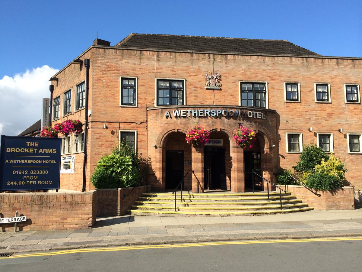 Hotel The Brocket Arms Wetherspoon Wigan Exterior foto